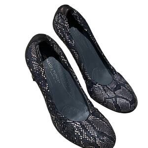 DONALD PLINER Snakeprint Pumps 7.5
